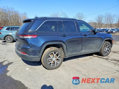 Trzecie zdjęcie samochodu z tyłu: 2023 JEEP GRAND CHEROKEE LIMITED VIN:1C4RJHBG0P8865186 - miniatura