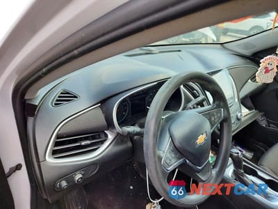 Zdjęcie 9 z 11 samochodu: 2020 CHEVROLET MALIBU LS VIN:1G1ZB5ST8LF155315 - miniatura