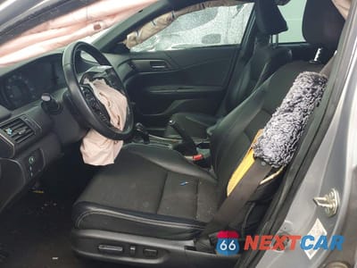 Zdjęcie 7 z 13 samochodu: 2017 HONDA ACCORD SPORT VIN:1HGCR2F66HA117826 - miniatura