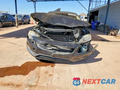 Piąte zdjęcie samochodu w środku: 2017 VOLVO S60 PREMIER VIN:LYV402HK9HB137696 - miniatura