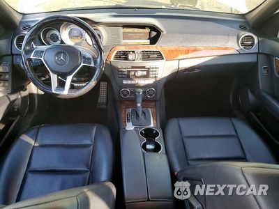 Zdjęcie 8 z 11 samochodu: 2012 MERCEDES-BENZ C 300 4MATIC VIN:WDDGF8BB8CR235892 - miniatura