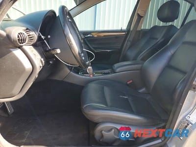 Zdjęcie 7 z 12 samochodu: 2007 MERCEDES-BENZ C 230 VIN:WDBRF52H77F854611 - miniatura