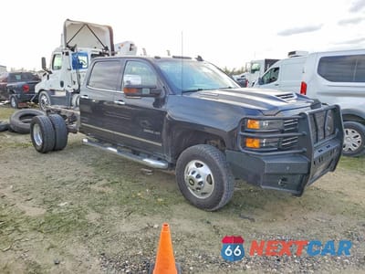 Czwarte zdjęcie samochodu z boku: 2019 CHEVROLET SILVERADO K3500 LTZ VIN:1GC4KXEY3KF265806 - miniatura