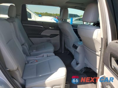 Zdjęcie 11 z 14 samochodu: 2016 TOYOTA HIGHLANDER LIMITED VIN:5TDYKRFH5GS129678 - miniatura