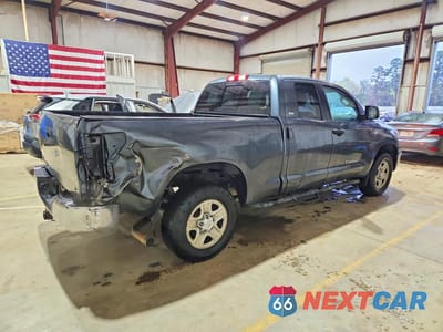 Trzecie zdjęcie samochodu z tyłu: 2010 TOYOTA TUNDRA GRADE VIN:5TFUM5F11AX002996 - miniatura