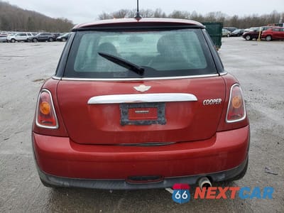 Zdjęcie 6 z 13 samochodu: 2007 MINI COOPER VIN:WMWMF33527TU61263 - miniatura