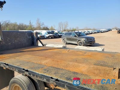 Zdjęcie 10 z 11 samochodu: 2007 CHEVROLET SILVERADO FLATBED TRUCK VIN:1GBJC34K27E560855 - miniatura