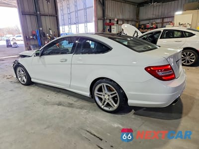Drugie zdjęcie samochodu z przodu: 2015 MERCEDES-BENZ C 350 4MATIC VIN:WDDGJ8JB2FG415479 - miniatura