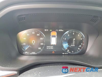 Zdjęcie 9 z 11 samochodu: 2018 VOLVO XC60 T5 MOMENTUM VIN:YV4102RK6J1072169 - miniatura