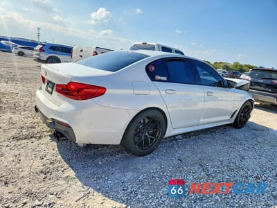 Trzecie zdjęcie samochodu z tyłu: 2019 BMW 540 I VIN:WBAJE5C55KWE66372 - miniatura