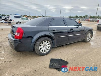 Trzecie zdjęcie samochodu z tyłu: 2008 CHRYSLER 300 LX VIN:2C3KA43R28H179886 - miniatura