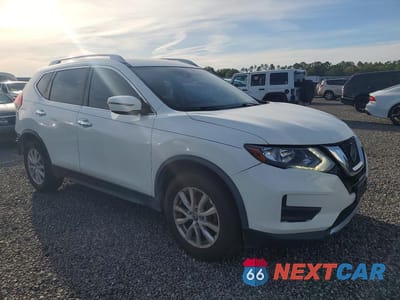 Czwarte zdjęcie samochodu z boku: 2020 NISSAN ROGUE SV VIN:JN8AT2MT0LW041830 - miniatura