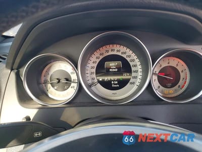 Zdjęcie 9 z 11 samochodu: 2013 MERCEDES-BENZ C 300 4MATIC VIN:WDDGF8AB0DR287472 - miniatura