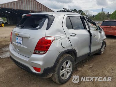 Trzecie zdjęcie samochodu z tyłu: 2020 CHEVROLET TRAX 1LT VIN:KL7CJPSB1LB021625 - miniatura
