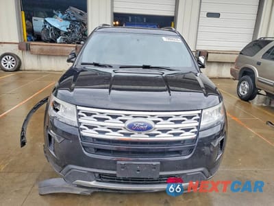 Piąte zdjęcie samochodu w środku: 2019 FORD EXPLORER XLT VIN:1FM5K8D84KGB47278 - miniatura