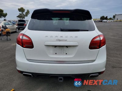 Zdjęcie 6 z 11 samochodu: 2014 PORSCHE CAYENNE VIN:WP1AA2A23ELA00575 - miniatura