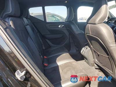 Zdjęcie 10 z 12 samochodu: 2019 VOLVO XC40 T5 R-DESIGN VIN:YV4162UM2K2085570 - miniatura