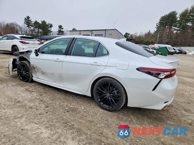 Drugie zdjęcie samochodu z przodu: 2022 TOYOTA CAMRY HYBRID XSE VIN:4T1K31AK0NU590685 - miniatura