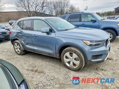 Czwarte zdjęcie samochodu z boku: 2022 VOLVO XC40 T5 MOMENTUM VIN:YV4162UK4N2788199 - miniatura