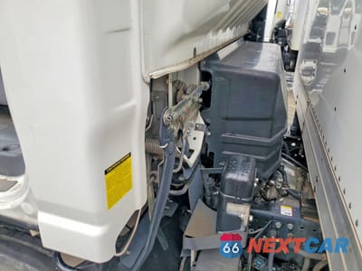 Zdjęcie 12 z 13 samochodu: 2020 ISUZU NRR VIN:JALE5W167L7304921 - miniatura