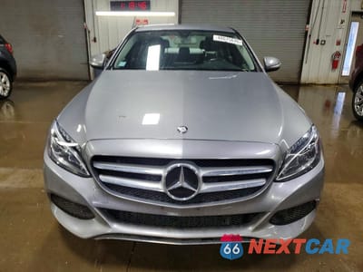 Piąte zdjęcie samochodu w środku: 2015 MERCEDES-BENZ C 300 4MATIC VIN:55SWF4KB7FU060848 - miniatura