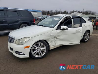 2012 MERCEDES-BENZ C 300 4MATIC WDDGF8BBXCR226210 - główne zdjęcie licytacji z USA - miniatura