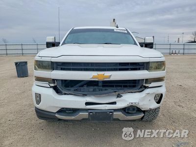 Piąte zdjęcie samochodu w środku: 2017 CHEVROLET SILVERADO K1500 LT VIN:3GCUKREC7HG487627 - miniatura