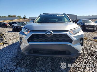 Piąte zdjęcie samochodu w środku: 2019 TOYOTA RAV4 XLE PREMIUM VIN:2T3C1RFV8KC011880 - miniatura
