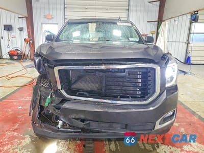 Piąte zdjęcie samochodu w środku: 2017 GMC YUKON XL DENALI VIN:1GKS2HKJ7HR365911 - miniatura