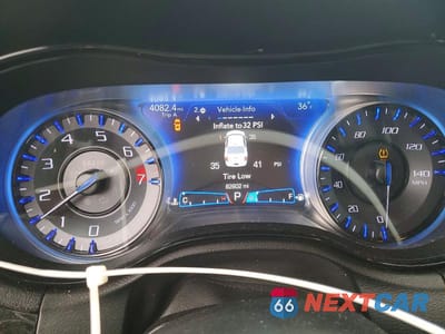 Zdjęcie 9 z 12 samochodu: 2020 CHRYSLER 300 S VIN:2C3CCABG3LH217308 - miniatura