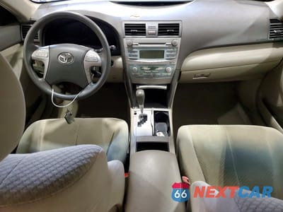 Zdjęcie 8 z 11 samochodu: 2009 TOYOTA CAMRY HYBRID BASE VIN:4T1BB46KX9U089242 - miniatura