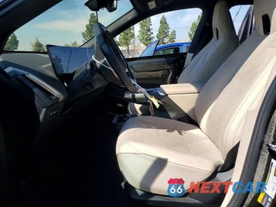 Zdjęcie 7 z 13 samochodu: 2024 BMW IX M60 VIN:WB533CF06RCR10630 - miniatura