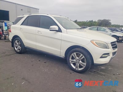 Czwarte zdjęcie samochodu z boku: 2013 MERCEDES-BENZ ML 350 4MATIC VIN:4JGDA5HB0DA165219 - miniatura