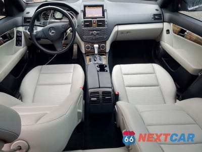Zdjęcie 8 z 13 samochodu: 2009 MERCEDES-BENZ C 350 VIN:WDDGF56X69R043061 - miniatura