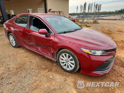 Czwarte zdjęcie samochodu z boku: 2020 TOYOTA CAMRY L VIN:4T1C11AK2LU987516 - miniatura