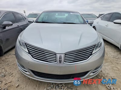 Piąte zdjęcie samochodu w środku: 2016 LINCOLN MKZ HYBRID VIN:3LN6L2LU7GR624718 - miniatura