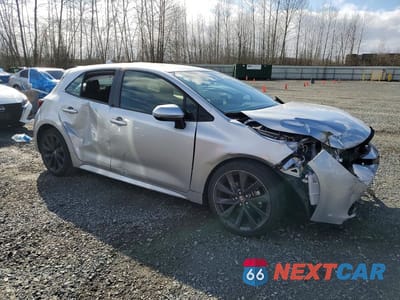 Czwarte zdjęcie samochodu z boku: 2023 TOYOTA COROLLA HATCHBACK XSE VIN:JTNC4MBE0P3213651 - miniatura