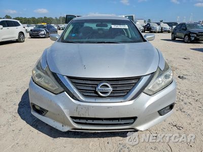 Piąte zdjęcie samochodu w środku: 2017 NISSAN ALTIMA 2.5 SV VIN:1N4AL3AP5HC141655 - miniatura