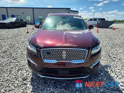 Piąte zdjęcie samochodu w środku: 2019 LINCOLN MKC SELECT VIN:5LMCJ2C99KUL18445 - miniatura
