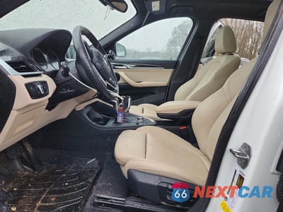 Zdjęcie 7 z 12 samochodu: 2019 BMW X1 SDRIVE28I VIN:WBXHU7C54K3H45803 - miniatura