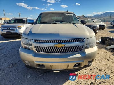 Piąte zdjęcie samochodu w środku: 2013 CHEVROLET TAHOE K1500 LTZ VIN:1GNSKCE07DR289397 - miniatura