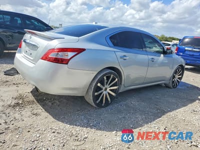 Trzecie zdjęcie samochodu z tyłu: 2011 NISSAN MAXIMA 3.5 S VIN:1N4AA5AP7BC840147 - miniatura