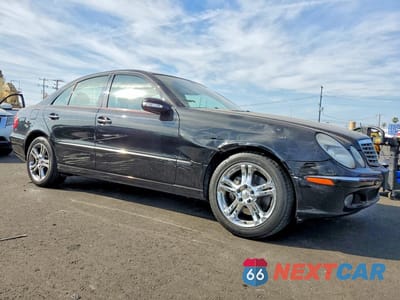 Czwarte zdjęcie samochodu z boku: 2006 MERCEDES-BENZ E 350 VIN:WDBUF56J96A842916 - miniatura