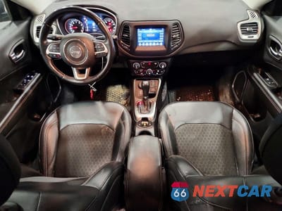 Zdjęcie 8 z 14 samochodu: 2021 JEEP COMPASS LATITUDE VIN:3C4NJDBB3MT530710 - miniatura