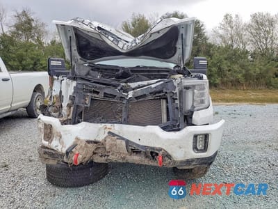 Piąte zdjęcie samochodu w środku: 2022 GMC SIERRA K2500 AT4 VIN:1GT49PE71NF148734 - miniatura