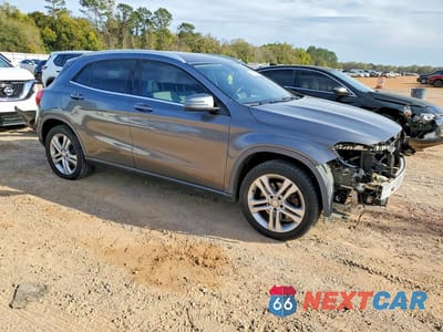 Czwarte zdjęcie samochodu z boku: 2015 MERCEDES-BENZ GLA 250 VIN:WDCTG4EB3FJ186205 - miniatura