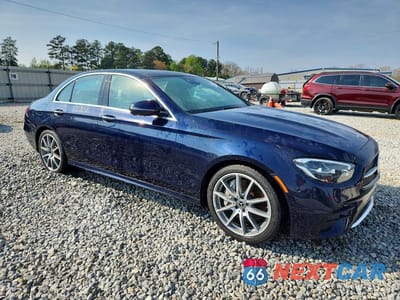 Czwarte zdjęcie samochodu z boku: 2021 MERCEDES-BENZ E 350 VIN:W1KZF8DB7MA919029 - miniatura