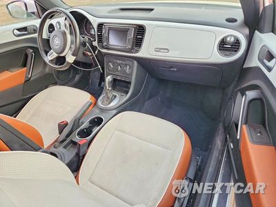 Zdjęcie 8 z 12 samochodu: 2017 VOLKSWAGEN BEETLE 1.8T VIN:3VWF17AT7HM623114 - miniatura