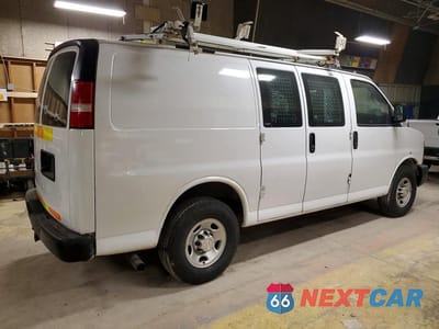 Trzecie zdjęcie samochodu z tyłu: 2016 CHEVROLET EXPRESS 2500 UTILITY / SERVICE VAN VIN:1GCWGAFFXG1146160 - miniatura