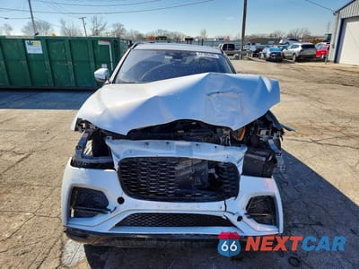 Piąte zdjęcie samochodu w środku: 2021 JAGUAR F-PACE S VIN:SADCJ2EU2MA665794 - miniatura